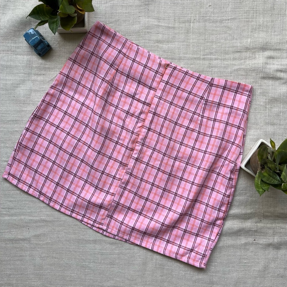 NWOT Pink Plaid Skirt, High-Rise mini skirt with front slits - Picture 2 of 4